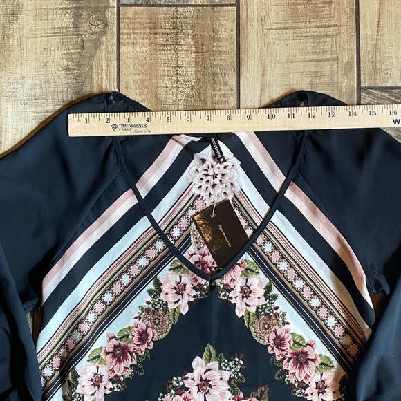 HeartSoul Black and Pink Floral Blouse 🆕 - Picture 5 of 13